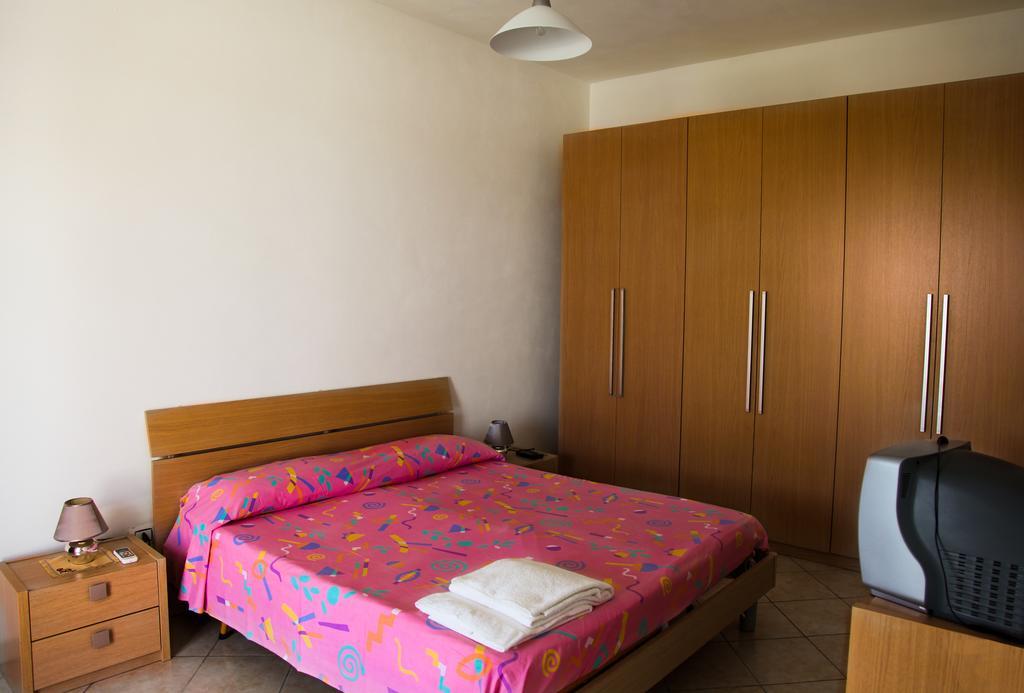 Bonjour Bed and Breakfast Morciano di Leuca Rum bild